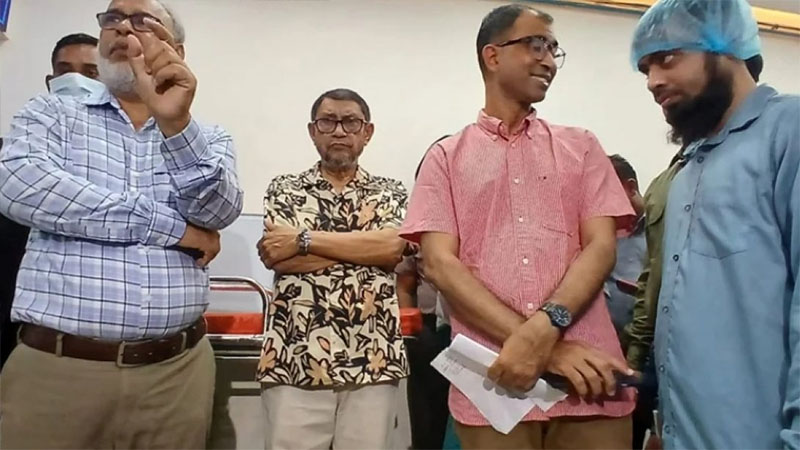 আকস্মিক অভিযানে গিয়ে হাসপাতাল সিলগালা করার নির্দেশ স্বাস্থ্যমন্ত্রীর
