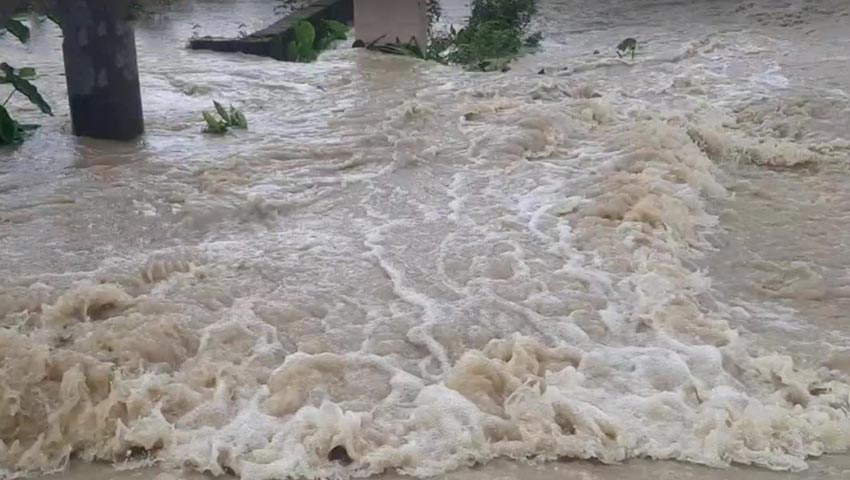 বন্যাকবলিত এলাকায় স্বাস্থ্য কর্মীদের ছুটি বাতিল