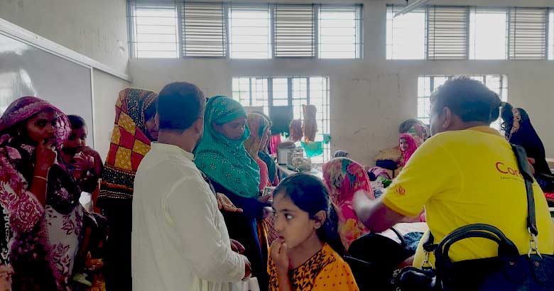 হবিগঞ্জে বন্যাদুর্গতদের দোরগোড়ায় স্বাস্থ্যসেবা পৌঁছে দিচ্ছে স্থানীয় স্বাস্থ্যবিভাগ