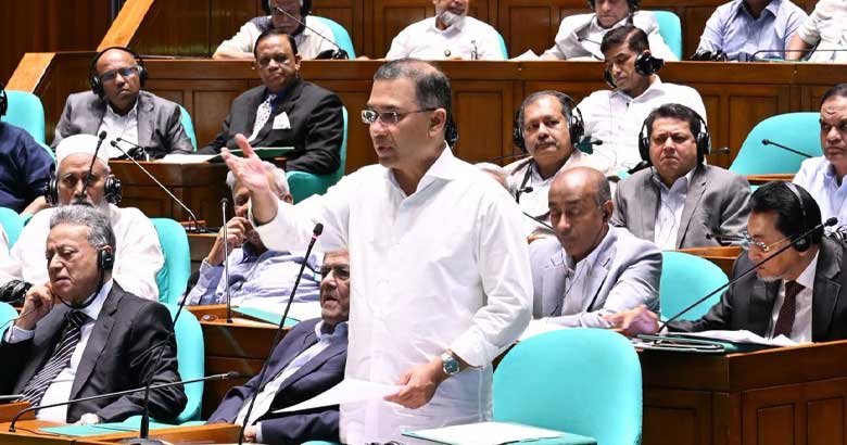 বিশেষ দেশকে সুবিধা দিতে চিকিৎসা ব্যবস্থা ধ্বংস করেছিল স্বৈরাচারী সরকার: প্রধানমন্ত্রী