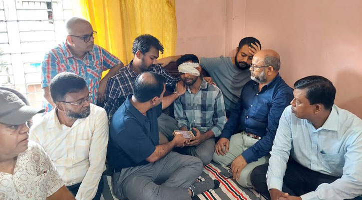 চোখের চিকিৎসায় থাইল্যান্ড যাচ্ছেন গুলিবিদ্ধ খুলনার শাফিল
